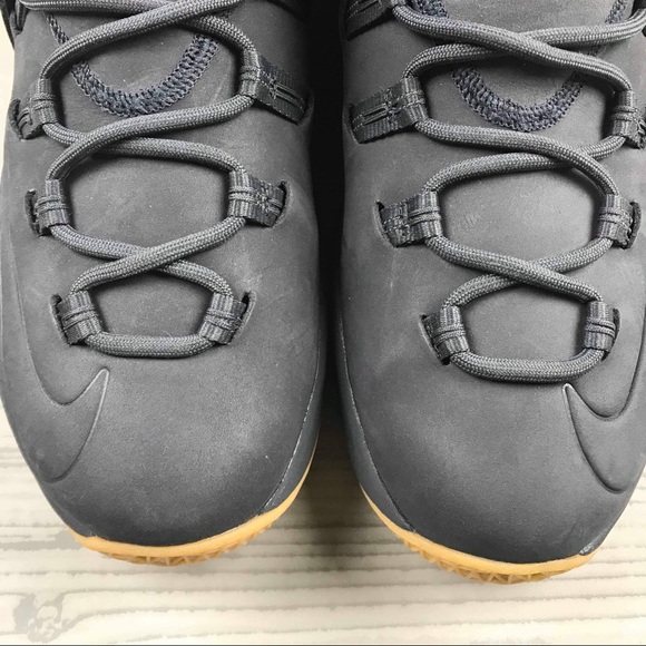 Lebron XIII LOW PRM - Picture 3 of 6